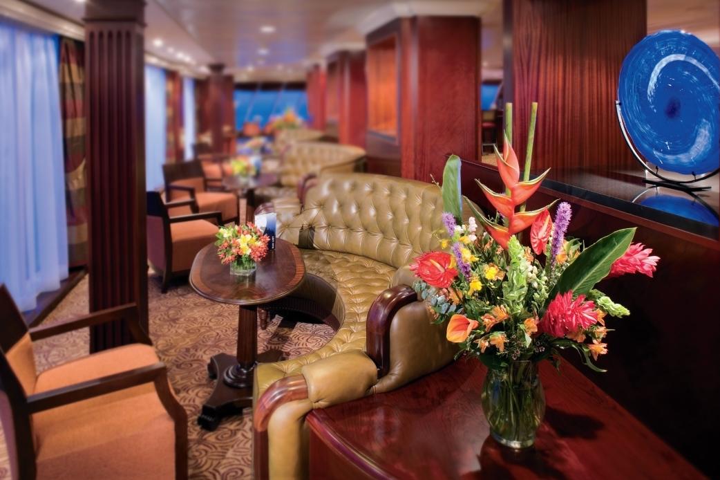 El Glass Lounge le ofrece vistas increibles... un lugar ideal para tomar el té GLASS ELEGANCE CRISTAL CRUISES SALON ELEGANTE