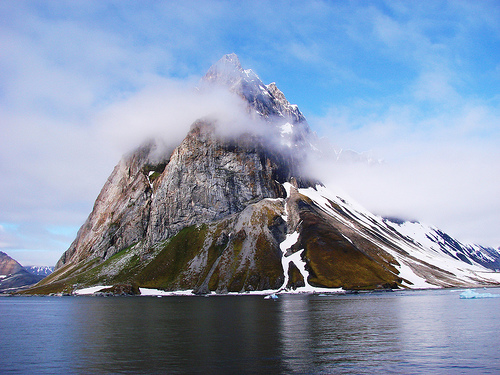 Uno de los bellos paisajes de Svalbard, al Norte de Noruega en la región de Spitsbergen, una de las zona de paso de nuestro crucero SVALVARD PAISAJES NORUEGA SPITSBERGEN