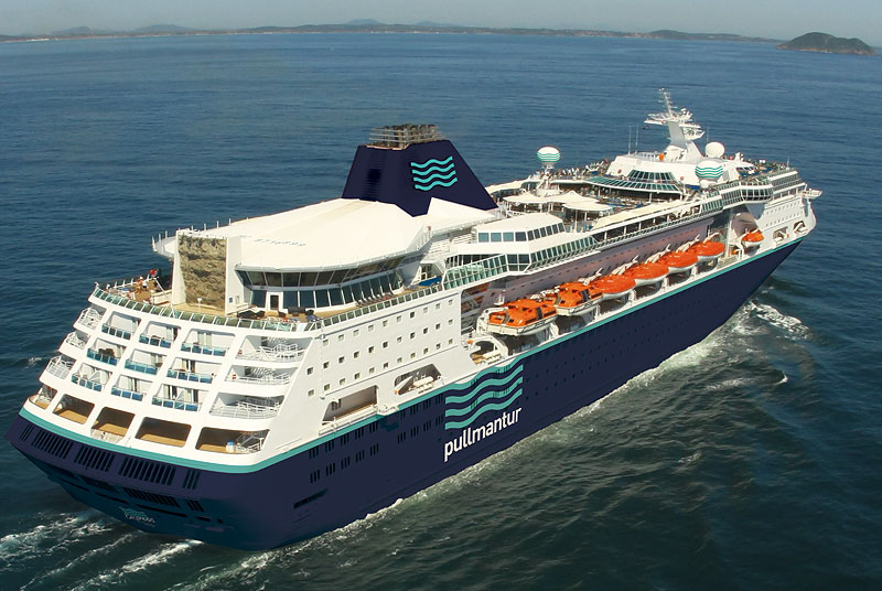 El buque EMPRESS de la Naviera Pullmantur Cruises navegando majestuoso por el Mar del Norte CRUCEROS EMPRESS CRUCEROS NORTE DE EUROPA CRUCEROS PULLMANTUR CRUCEROS OFERTA CRUCEROS EN ESPAÑOL FIORDOS NORUEGOS CRUCEROS CAPITALES BALTICAS