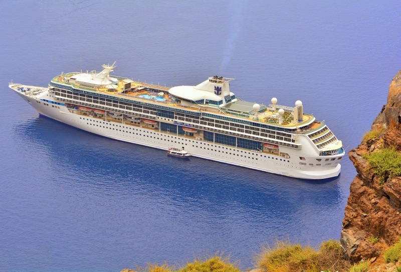 El buque ha sido renovado y modernizado en su totalidad, creando nuevas cabinas con balcón, restaurantes de diseño, nuevos bares y espacios públicos, y un nuevo ambiente a bordo, confortable y acogedor... CRUCEROS LEGEND OF THE SEAS EUROPA NORTE DE EUROPA CRUCEROS FIORDOS NORUEGOS ROYAL CARIBBEAN CAPITALES BALTICAS ROYAL CARIBBEAN