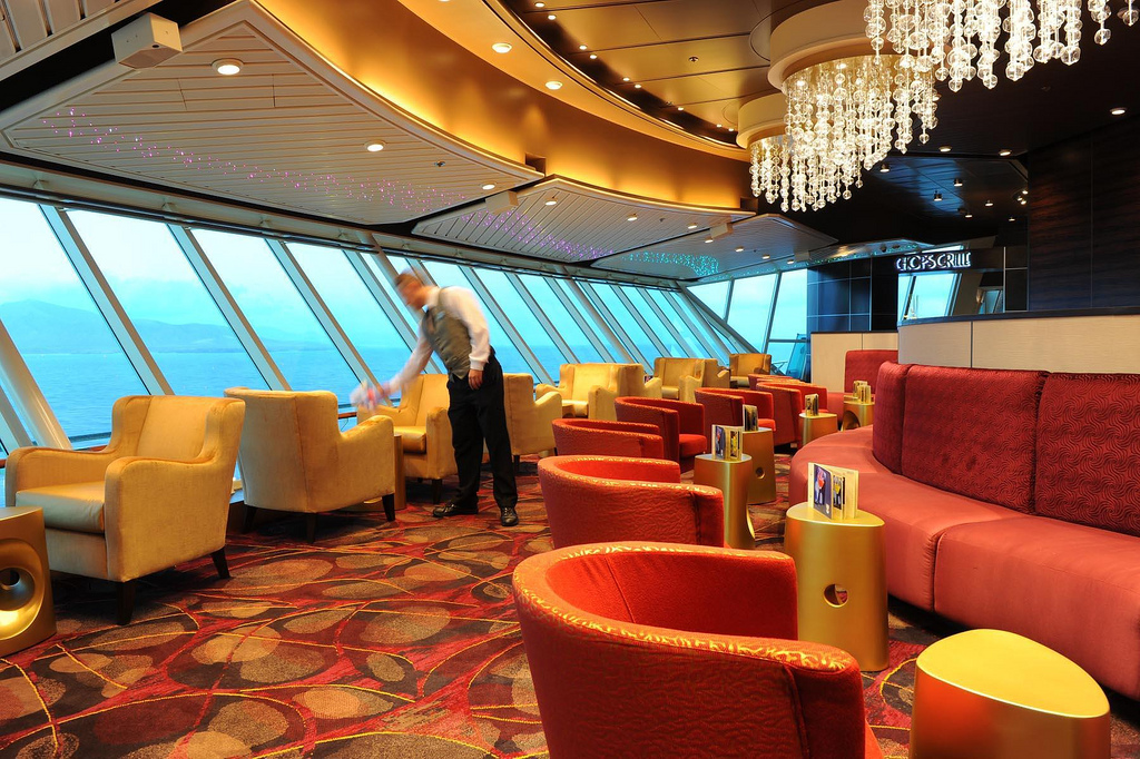 El nuevo Viking Crown, un lounge panorámico situado en lo más alto del buque con unas vistas increibles del mar y del barco... CRUCEROS ROYAL CARIBBEAN SPLENDOUR OF THE SEAS CRUCEROS MEDITERRANEO CRUCEROS GRECIA CRUCEROS TURQUIA CRUCEROS VENECIA CRUCEROS MEDITERRANEO SPLENDOUR OF THE SEAS CRUCEROS OFERTA CRUCEROS FAMILIAS VIKING CROWN RENOVACION SPLENDOUR OF THE SEAS