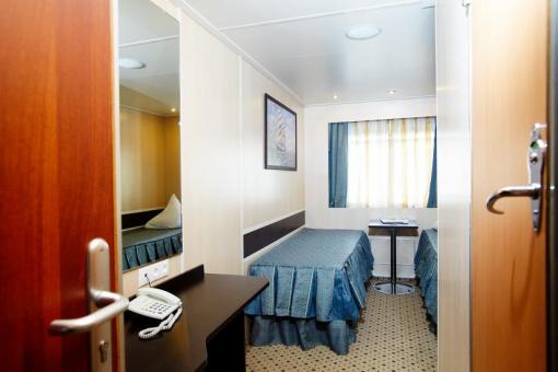 Cabina Exterior Triple con Ventana