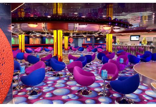El excitante Fizz Bar con su divertido suelo 3D