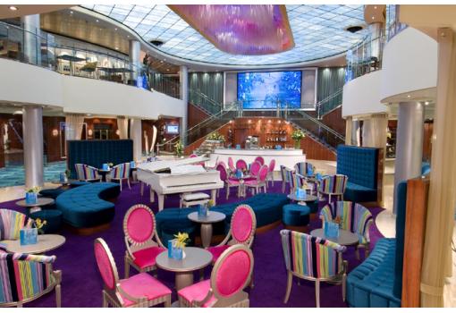 El Atrium es el corazón del barco