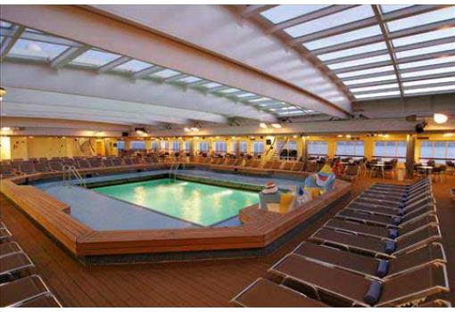 La piscina cubierta del "Lido Sirens"