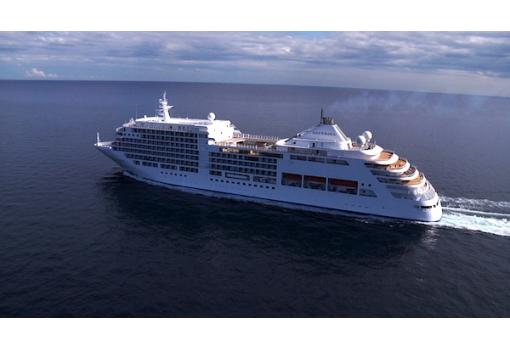 El Silver Spirit navegando majestuoso por el Mediterráneo