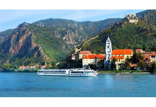 El MS River Navigator en Durnstein (Austria)