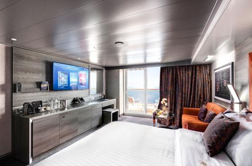 Yacht Club Deluxe Suite YC1
