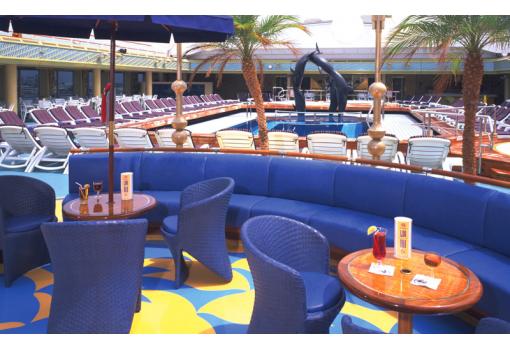 El Lido Bar, junto a la Piscina