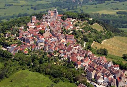 El bello pueblo de Vezelay, en la Borgoña