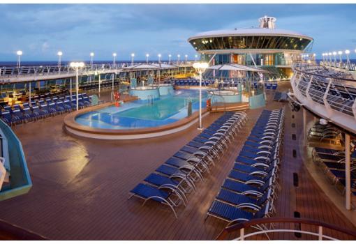 Otra imagen de la piscina exterior