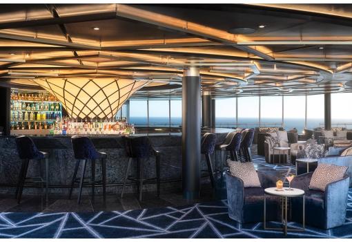 El elegante bar en el Spinnaker Lounge