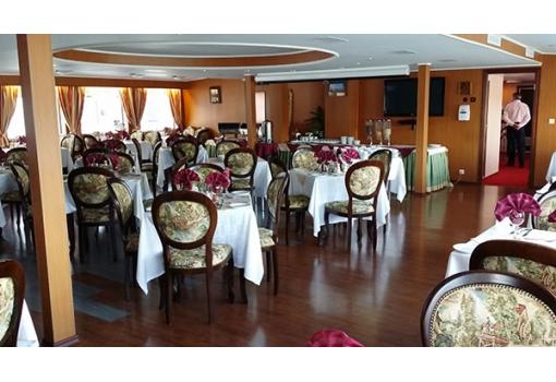 incluyendo el Restaurante