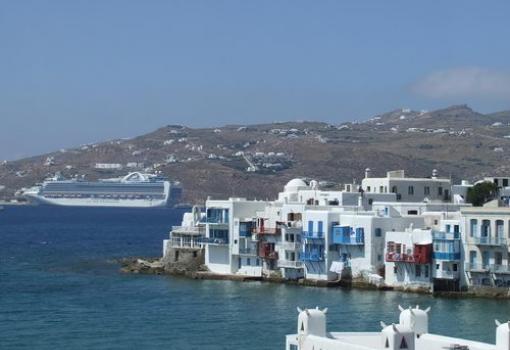 El Emerald Princess en la preciosa isla griega de Mykonos