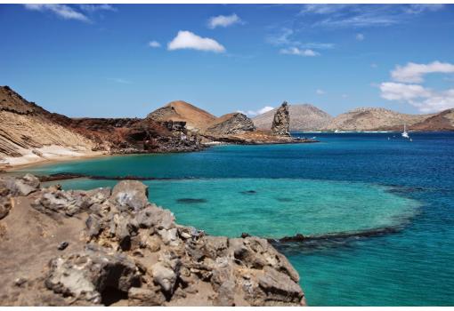 Mares de aguas azules y transparentes, ideales para el buceo
