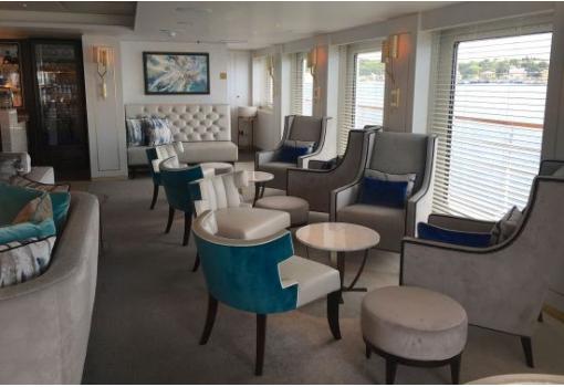 Sofas en el Cove Lounge