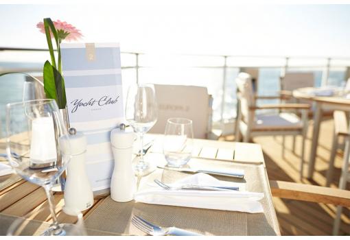 Terraza del Restaurante Yacht Club