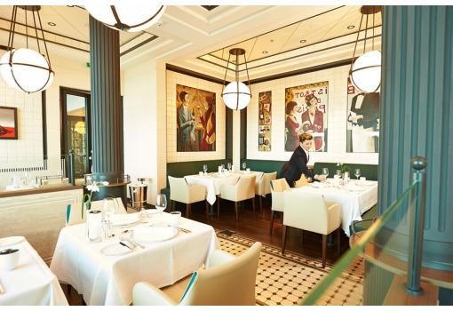 Con una decoración Art-Deco (Restaurante Tarragon)