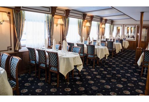 El Restaurante panorámico a bordo del MS Crucelake