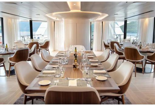 El recién reformado Restaurante "Le Diamant" con terraza