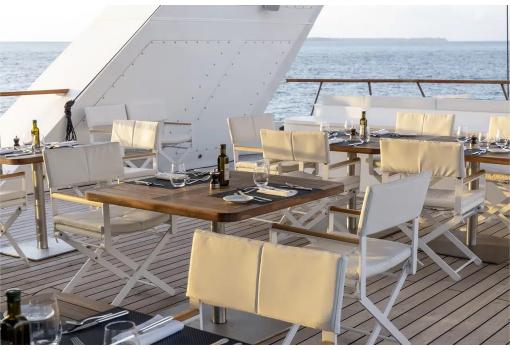 La terraza del Restaurante "Le Diamant" tiene vistas únicas
