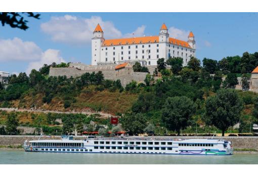 El MS Crucestar en Bratislava (Eslovaquia)