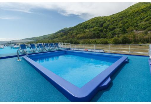 La piscina tiene grandes vistas