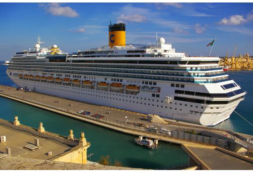 El Costa Pacifica atracado en el puerto de La Valetta(Malta)