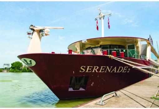 Nuestro buque el MS Serenade 2 atracado en el Danubio