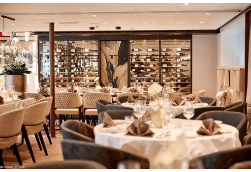El elegante restaurante tiene vistas únicas 