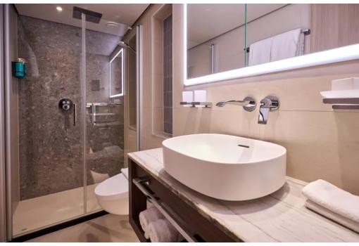 El espectacular baño de las Suites del MS Viva Enjoy