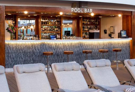 Con su bar en la piscina, el Pool Bar