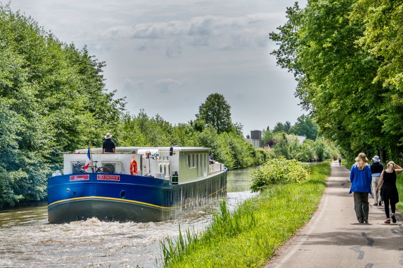 CRUCEROS FLUVIALES POR CANALES FINESSE EUROPEAN WATERWAYS CRUCEROS FRANCIA CRUCEROS BORGOÑA BOURGOGNE CRUISES SOUTHERN BURGUNDY CRUISES CANAL DE LA BORGOÑA CRUCEROS CRUCEROS DE LUJO CHARTER CRUCEROS CHARTER BARCAZAS PENICHE CRUISES CROISIERE BORGOGNE #Finesse #EuropeanWaterways #CruiseBarge #BargeCruises #HotelBarge #Barcazas #Crucerosdelujo #CrucerosFrancia #CrucerosCanales #FinesseCroisieres #FinesseCruises #CrucerosPrivados #AlquilerBarcos #Charter #Crucerosenfamilia #CrucerosenGrupo #CrucerosEuropa #EuropeanCruises