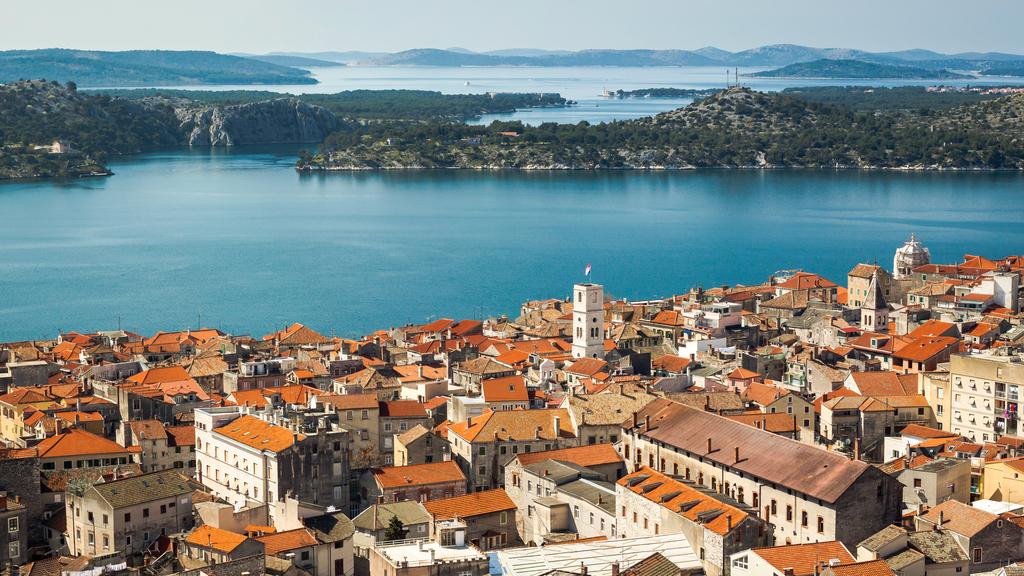 CROACIA SIBENIK CRUCEROS ISLAS DALMATAS CRUCEROS COSTA CROATA CRUCEROS CROACIA CRUCEROS ISLAS DE CROACIA CRUCEROS ADRIATICO #Sibenik #Croacia #CroatiaCruises #Sibenik #Croatia #DalmatianCoast