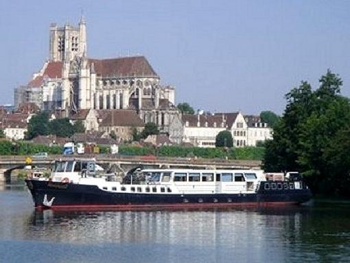CRUCERO CHARTER FLUVIAL BAJO CANAL DE BORGOÑA - FRANCIA - De Dijon a Vandenesse