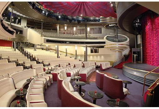 El Teatro del buque ofrece shows y musica de gran calidad