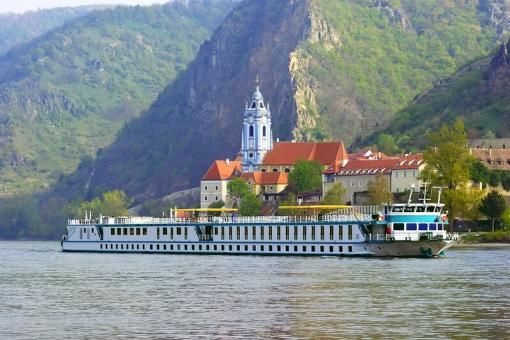 CRUCERO FLUVIAL NAVIDADES ENCANTADAS - Fin de Año en el Danubio (Desde Passau)