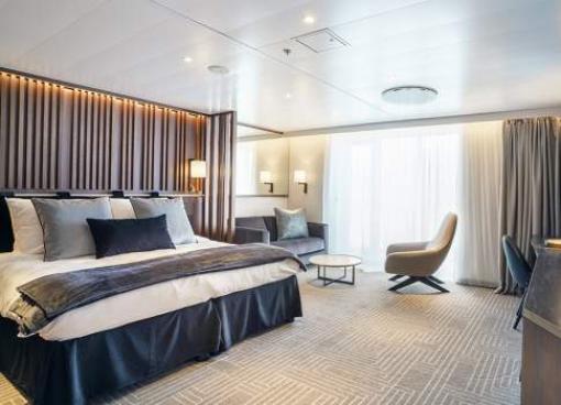 Deluxe Balcony Suite con Balcón