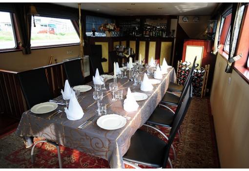 El comedor preparado para un espectacular almuerzo
