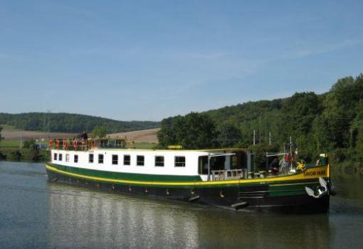 El Hotel Barcaza (Hotel Barge) "Savoir Faire"