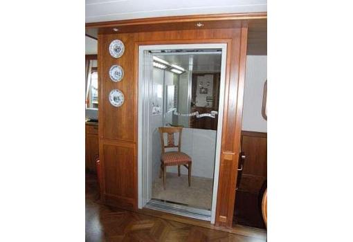 Un ascensor para cambiar de cubierta con comodidad