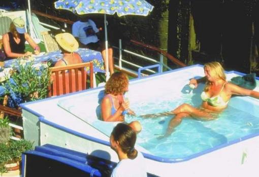 Relájese a bordo en el Jacuzzi
