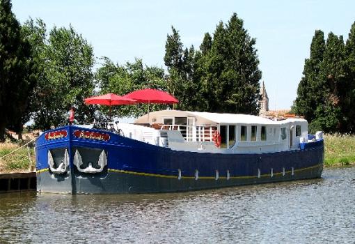 La Barcaza "Enchanté" ha sido diseñada para el Canal du Midi