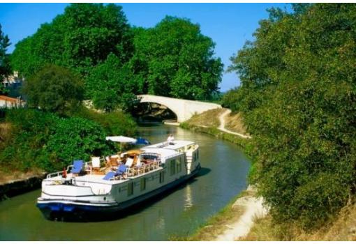 El canal está lleno de rincones llenos de encanto