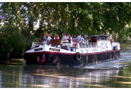 El Athos es el buque perfecto para navegar el Canal du Midi