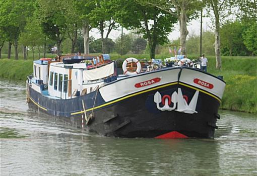 Disfrute del paisaje del Canal de Garonne a bordo del "Rosa"