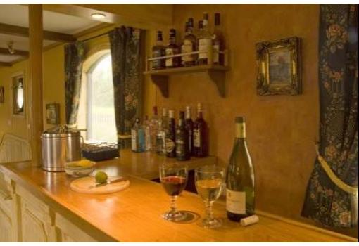 El Bar les ofrece cada día los mejores vinos de la región