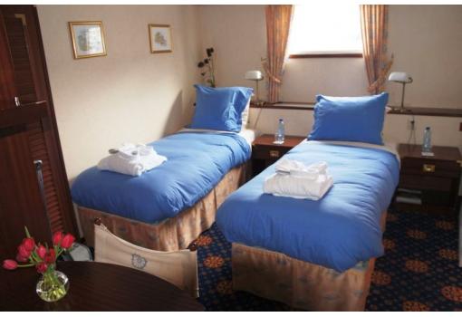 Cada Junior Suite tiene capacidad para 2 personas
