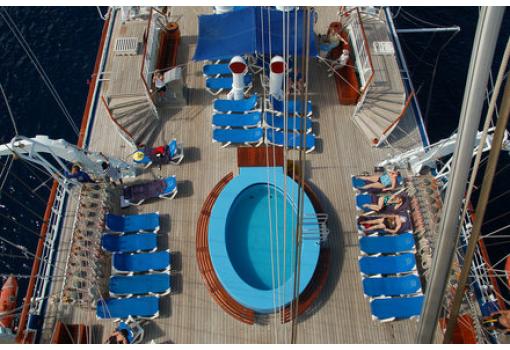 Las piscinas del barco son una experiencia única