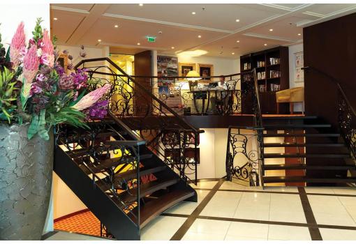 Escaleras del Atrium